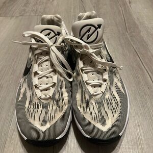 Nike gt cut Stylish Black and Cream Sneakers